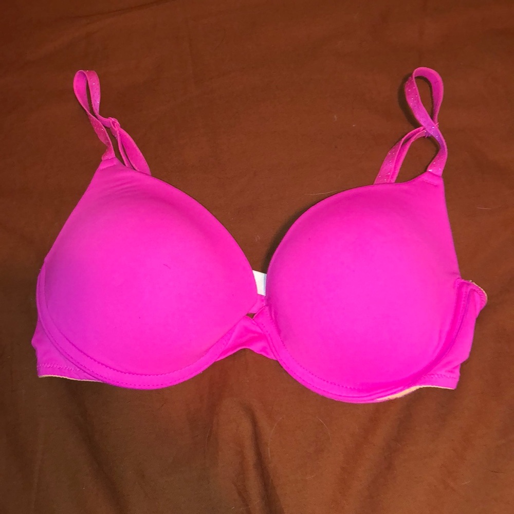Victoria’s Secret PINK bra